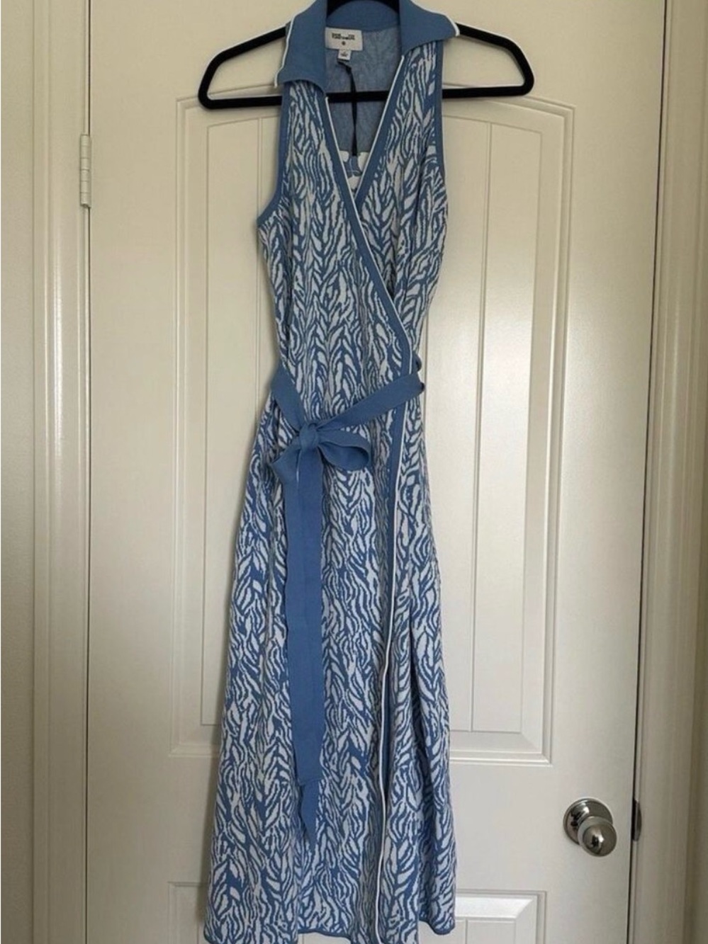 Diane Von Furstenberg Light Blue Printed Wrap Dress NWOT - Picture 3 of 5